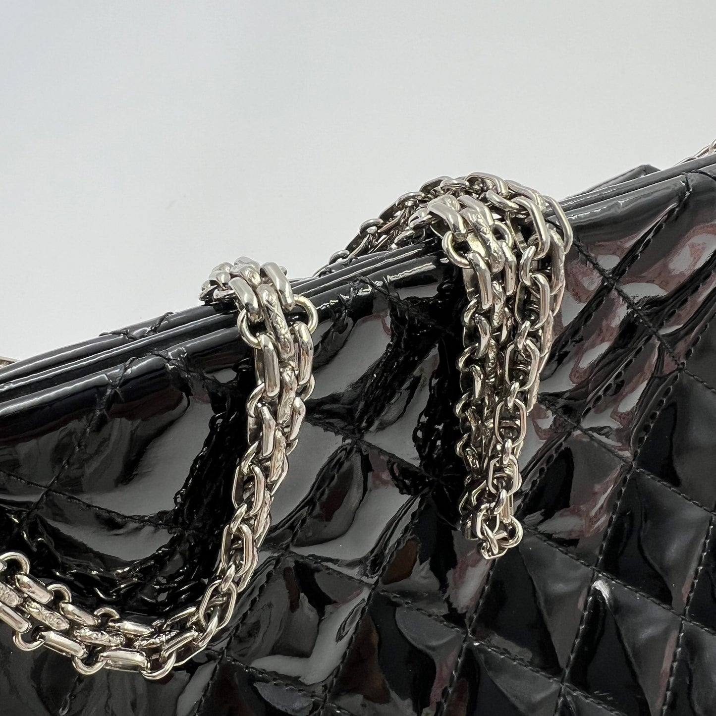 Chanel 黑銀保齡球單肩包
