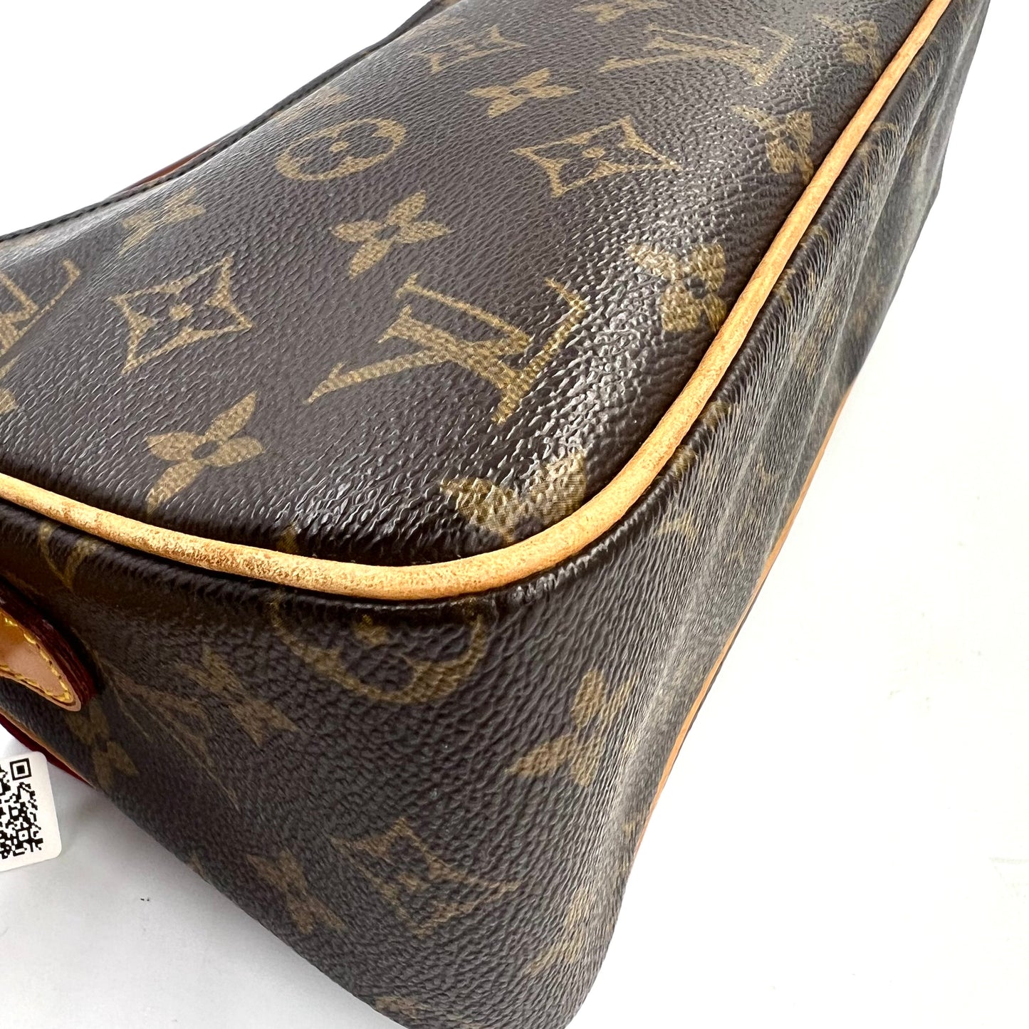 LOUIS VUITTON 拉鍊開合老花滿印