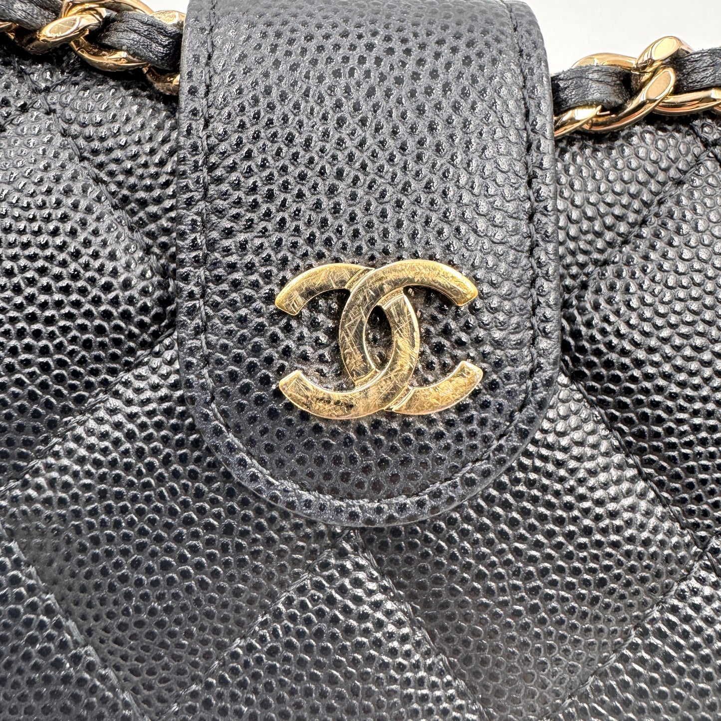 Chanel 黑金羊皮半月包