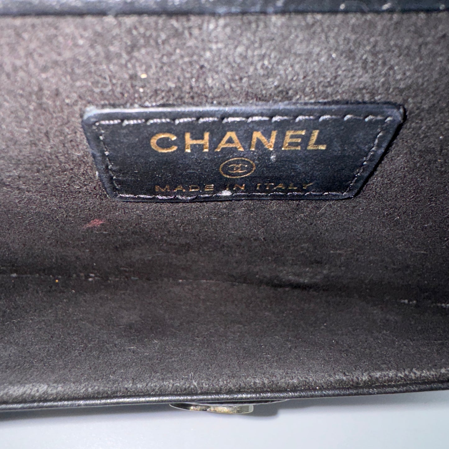 Chanel 黑金羊皮半月包