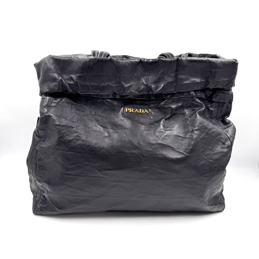 Prada 黑金牛皮托特包