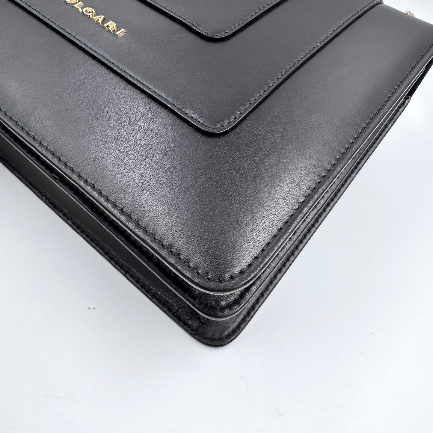 Bvlgari Serpenti 黑色風琴包