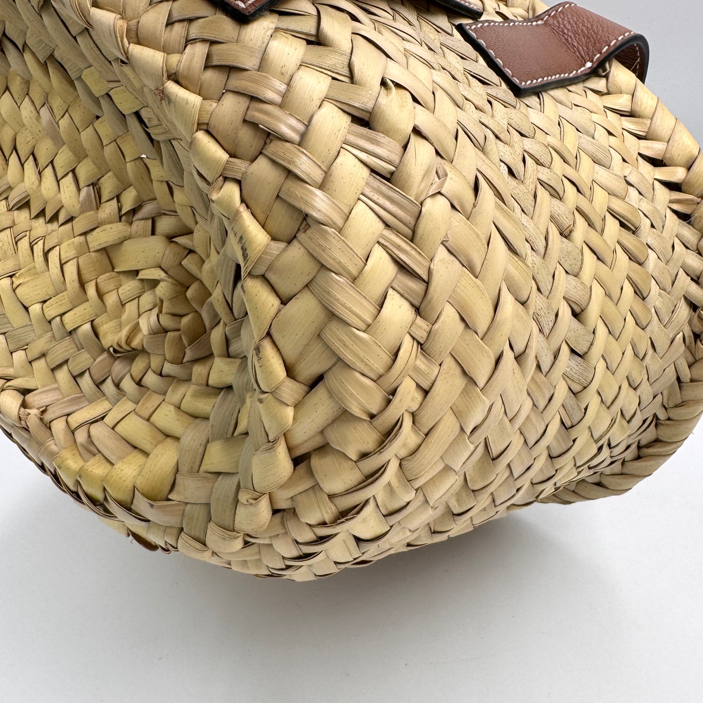 Loewe 草編沙灘包