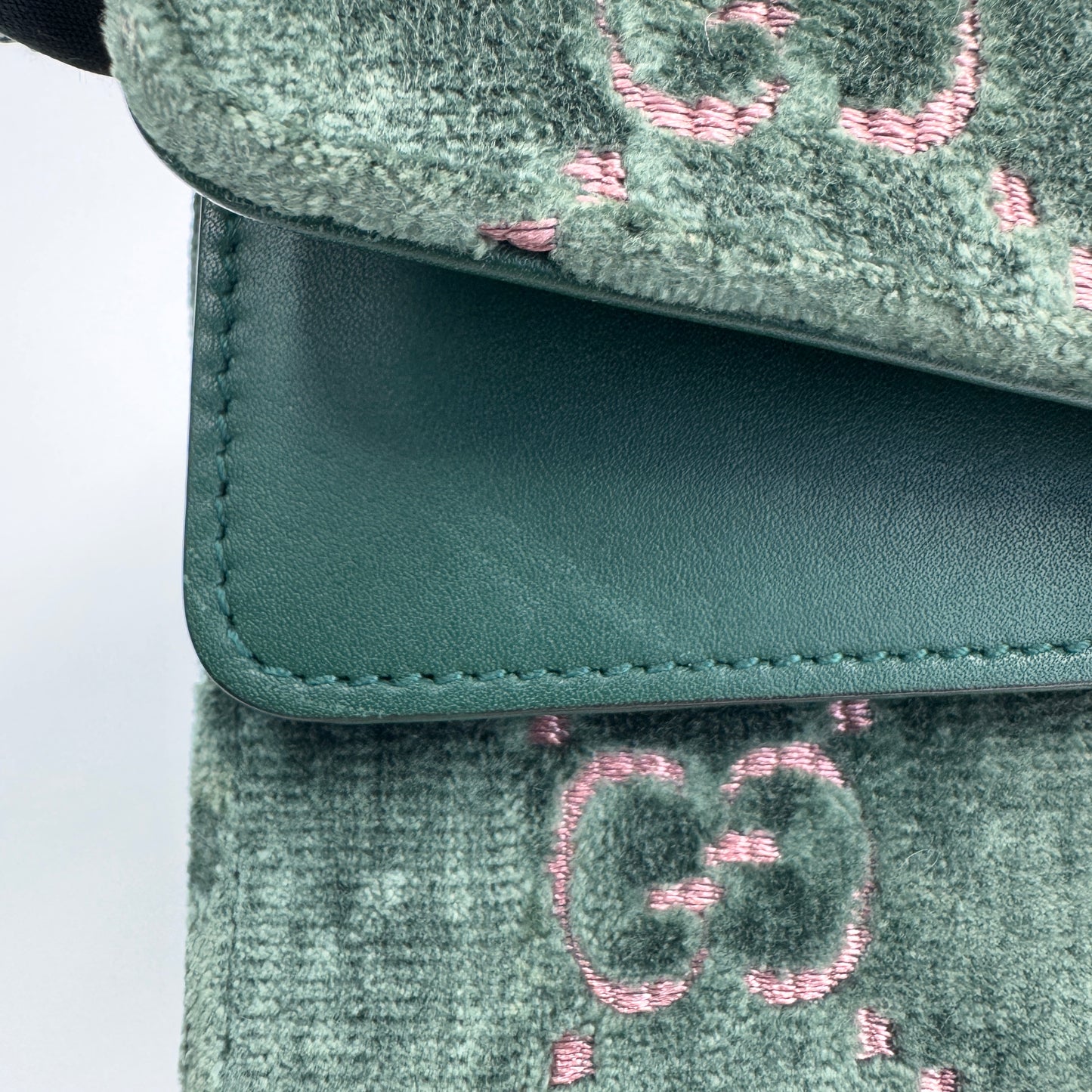 Gucci Dionysus Suede GG Small（酒神）麂皮鑽扣酒神小號