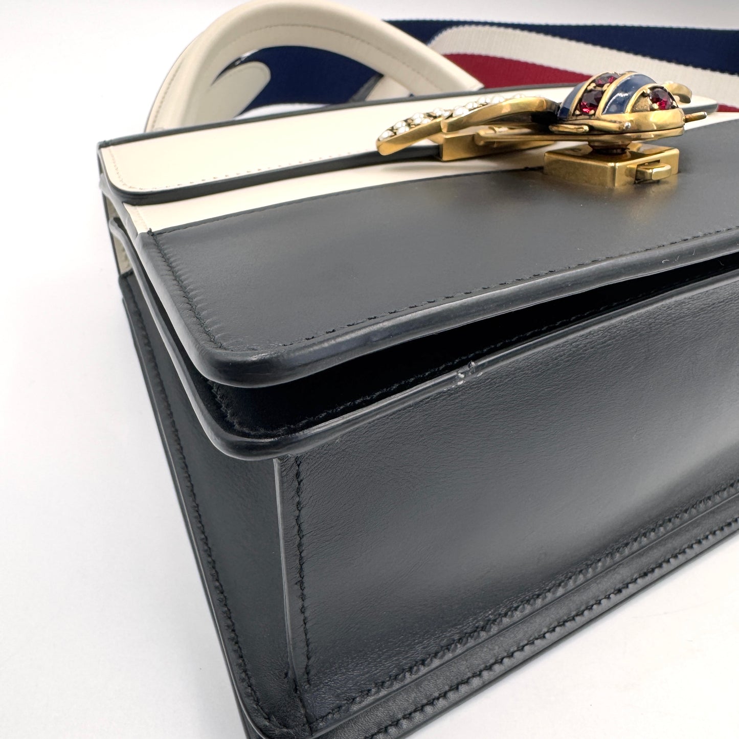 Gucci Margaret Queen Bee Shoulder Bag（皇后包）老花皇后蜜蜂包