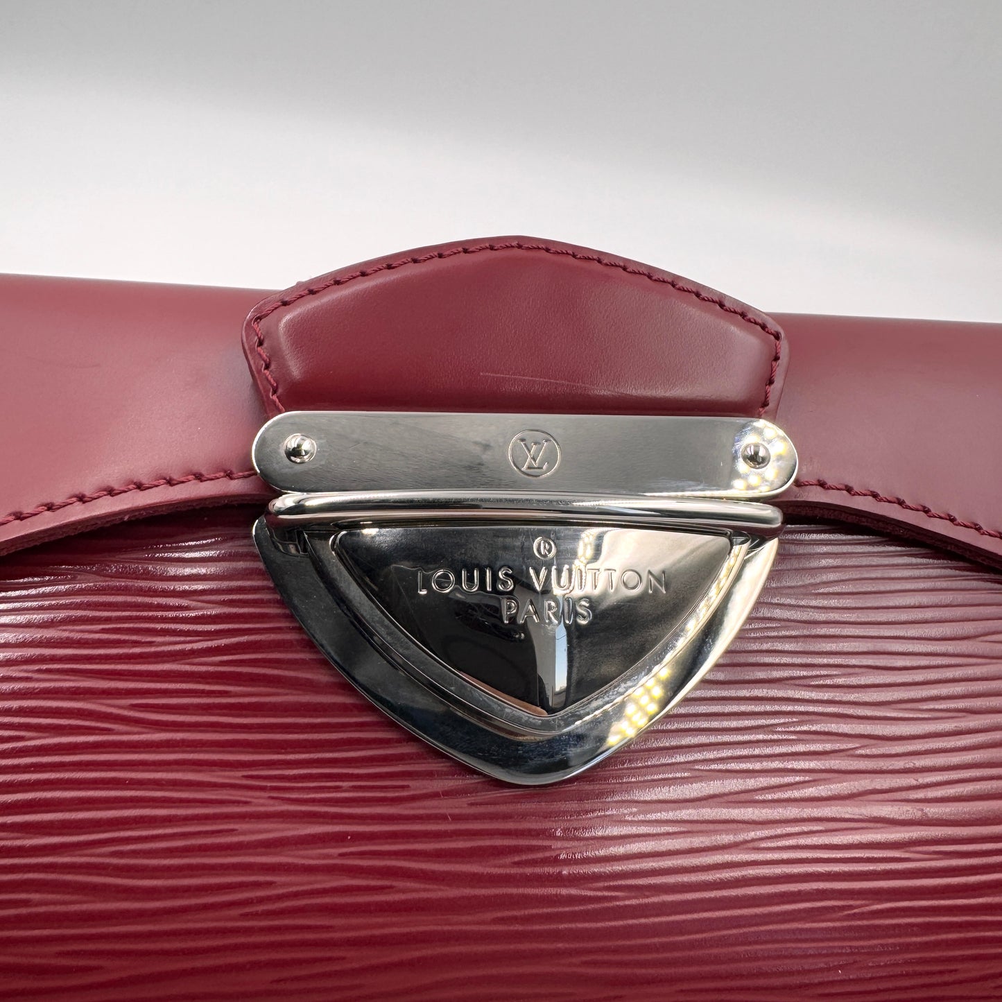 Louis Vuitton Epi Leather Shoulder Bag（腋下包）黑色水波紋