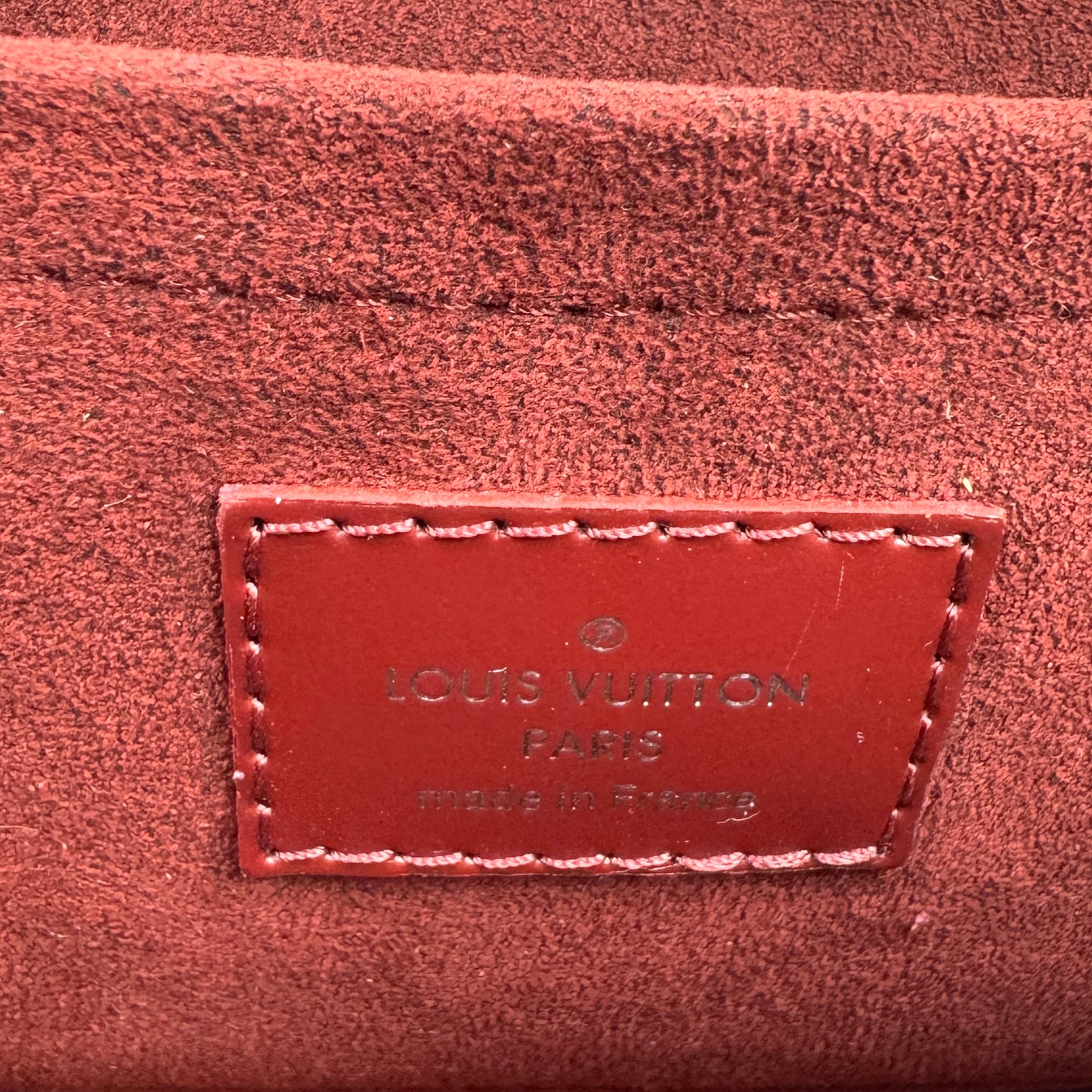 Louis Vuitton Epi Leather Shoulder Bag（腋下包）黑色水波紋