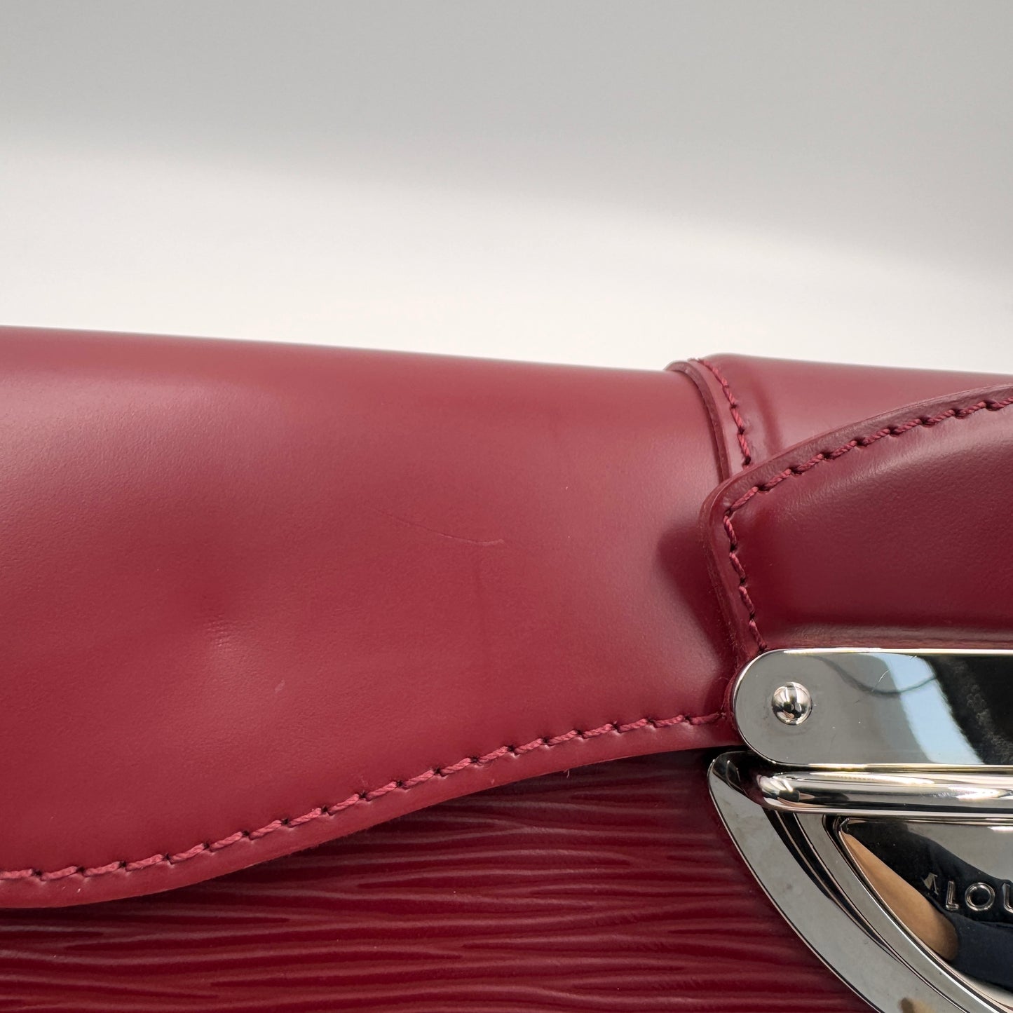 Louis Vuitton Epi Leather Shoulder Bag（腋下包）黑色水波紋