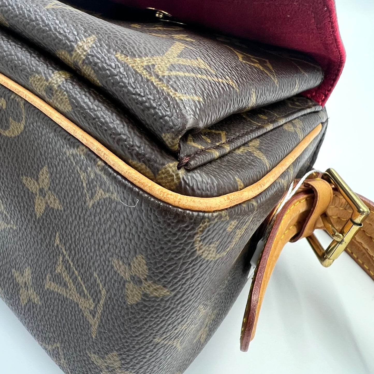LOUIS VUITTON 拉鍊開合老花滿印